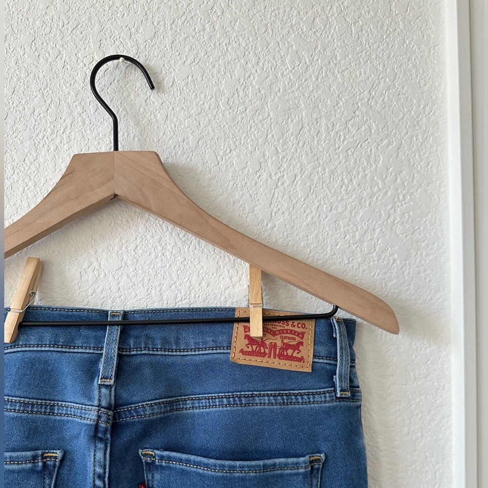 Hardly warn Women’s Levi Jeans 720